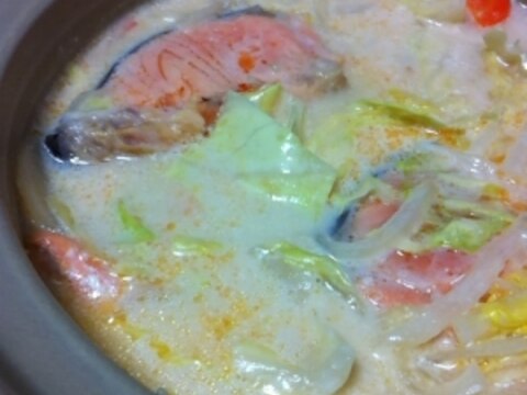 クラムチャウダー風 牡蠣・鮭鍋